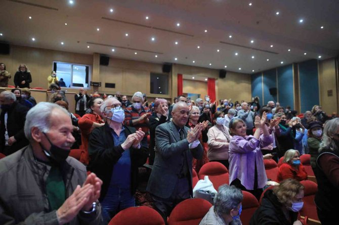‘Aşksız Hayat’ Konseri’nde ‘Aşka Dair’ Besteler Seslendirildi