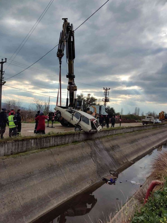 Direksiyon Hakimiyetini Kaybetti Sulama Kanalına Düştü