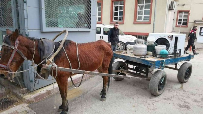 Kapı Önünden Çamaşır Makinesini Çalan At Arabalı 2 Kişi Yakalandı