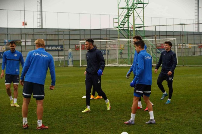 Çaykur Rizespor, Galatasaray Maçının Hazırlıklarını Sürdürüyor