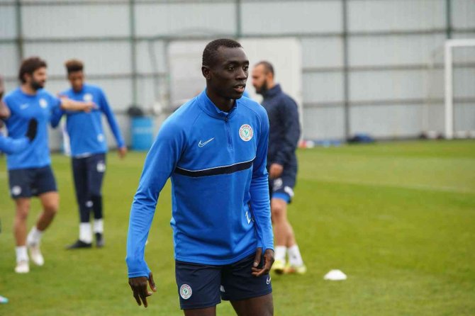 Çaykur Rizespor, Galatasaray Maçının Hazırlıklarını Sürdürüyor