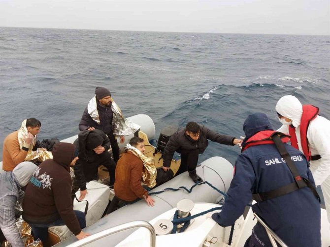 Datça’da Yunanistan Tarafından Geri İtilen 38 Düzensiz Göçmen Kurtarıldı
