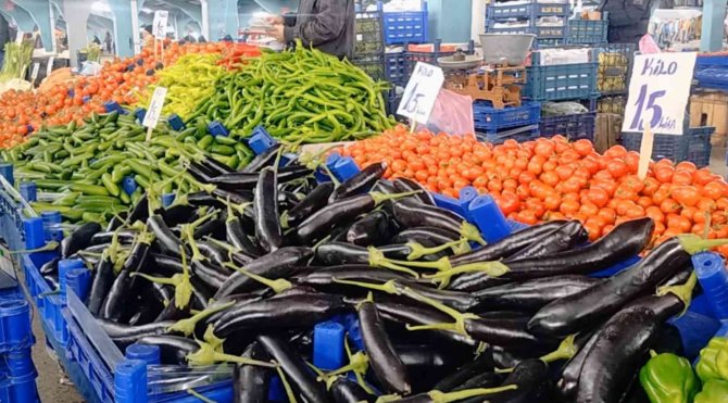 Pazarda 15 Tl, Markette 25 Tl