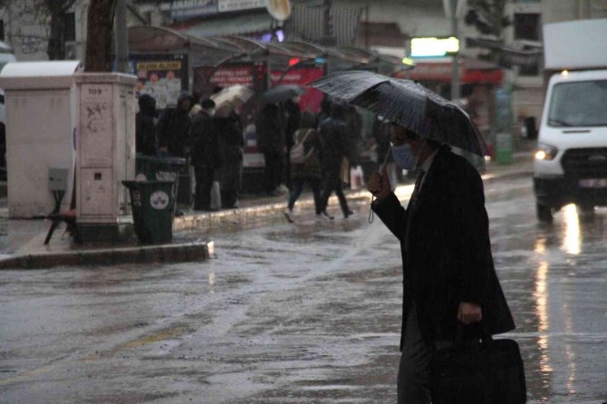 Elazığ’da Sağanak Yağış Etkili Oldu