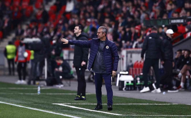 Uefa Konferans Ligi: Slavia Prag: 3 - Fenerbahçe: 2 (Maç Sonucu)