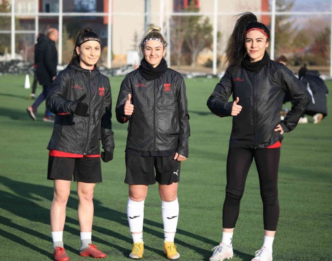‘Yiğido Kızlar’ Galatasaray Maçını Kazanmak İstiyor