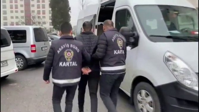 Kartal’da Kiralık Araçla Uyuşturucu Satan Torbacı Yakalandı