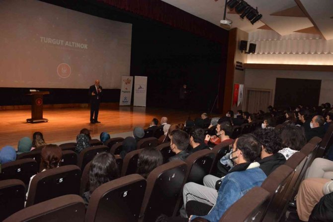 Keçiören Belediye Başkanı Altınok Motivasyon Seminerinde Gençlerle Buluştu