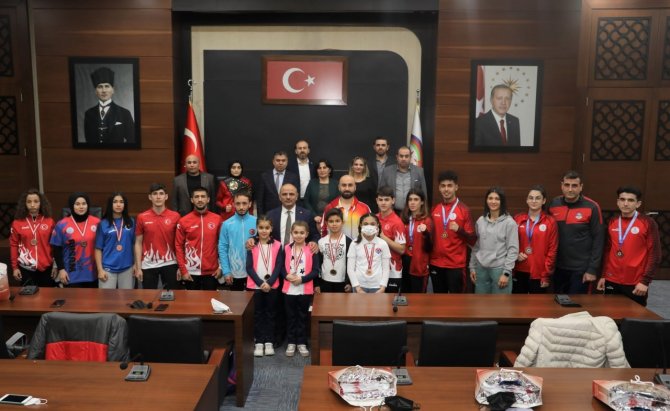 Körfezli Şampiyonlardan Başkan Söğüt’e Ziyaret