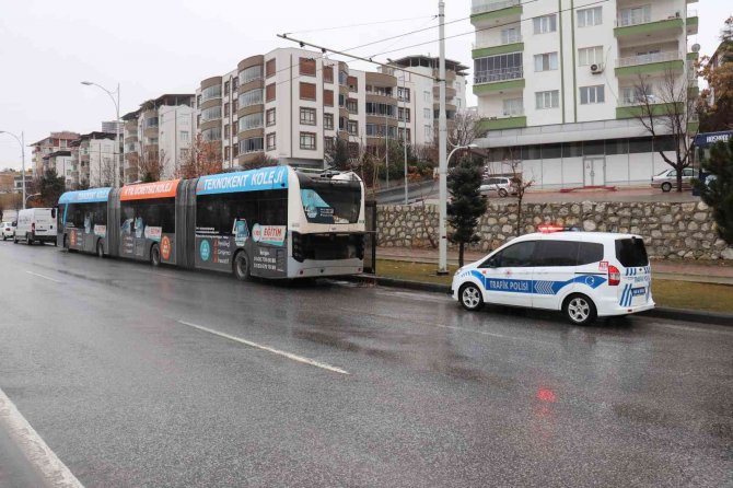 Malatya’da Sağanak Yağış Etkili Oluyor