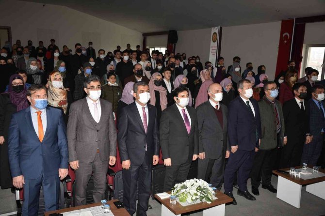 Dereceye Giren İ̇mam Hatip Öğrencileri Ödüllendirildi