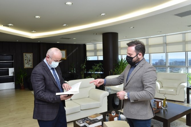 Rektör Ünal: “Akademik Yayınlar, Üniversitemizin Daha Rekabetçi Bir Pozisyona Ulaşmasında Kilometre Taşlarından Biri Olacak”