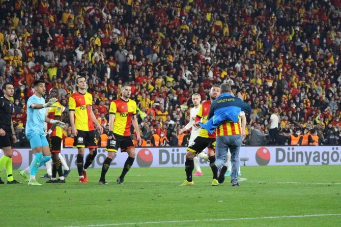 Göztepe’ye Ceza Yağdı