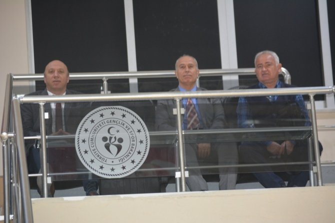 Ayvalık’ta Küçükler Badmington Heyecanı