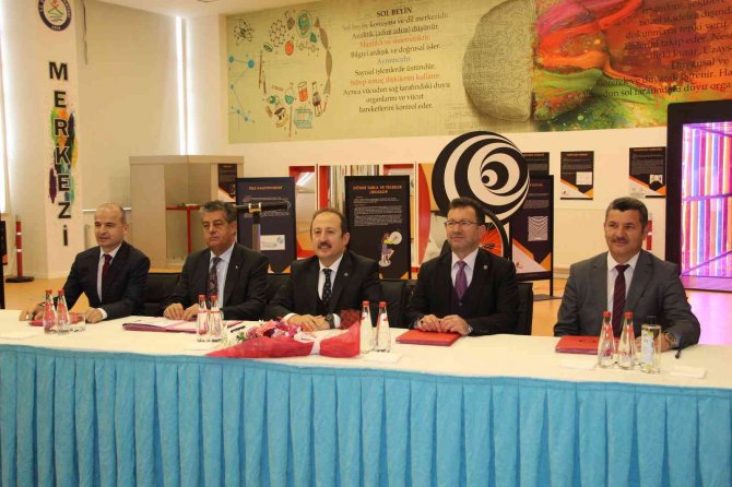 Şırnak Üniversitesi Bilim Merkezi Öğrencilerin Hizmetine Sunuldu