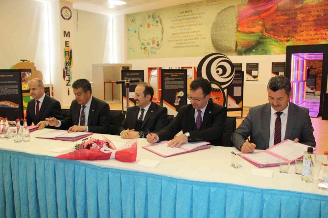 Şırnak Üniversitesi Bilim Merkezi Öğrencilerin Hizmetine Sunuldu