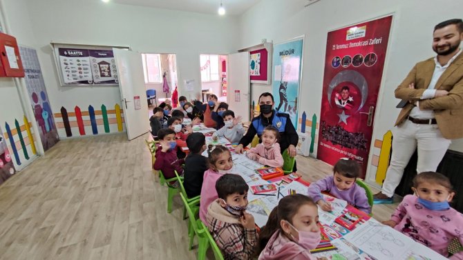 Cizre’de Minik Öğrencilere Polislik Mesleği Tanıtıldı