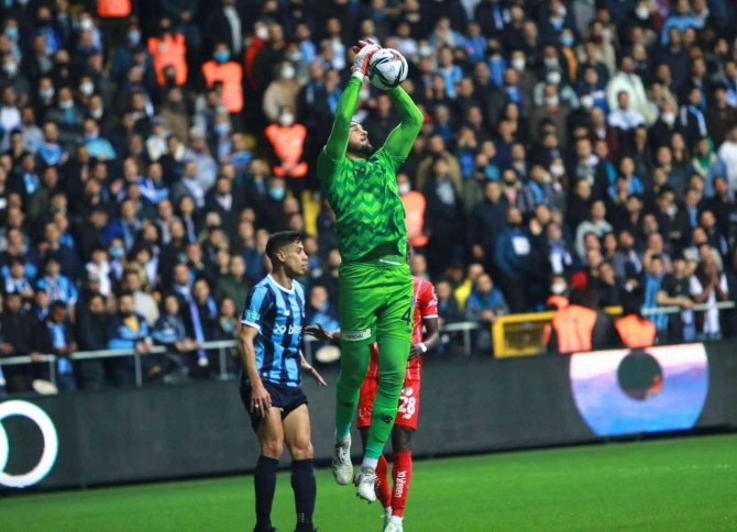 Spor Toto Süper Lig: Adana Demirspor: 0 - Antalyaspor: 0 (İ̇lk Yarı)