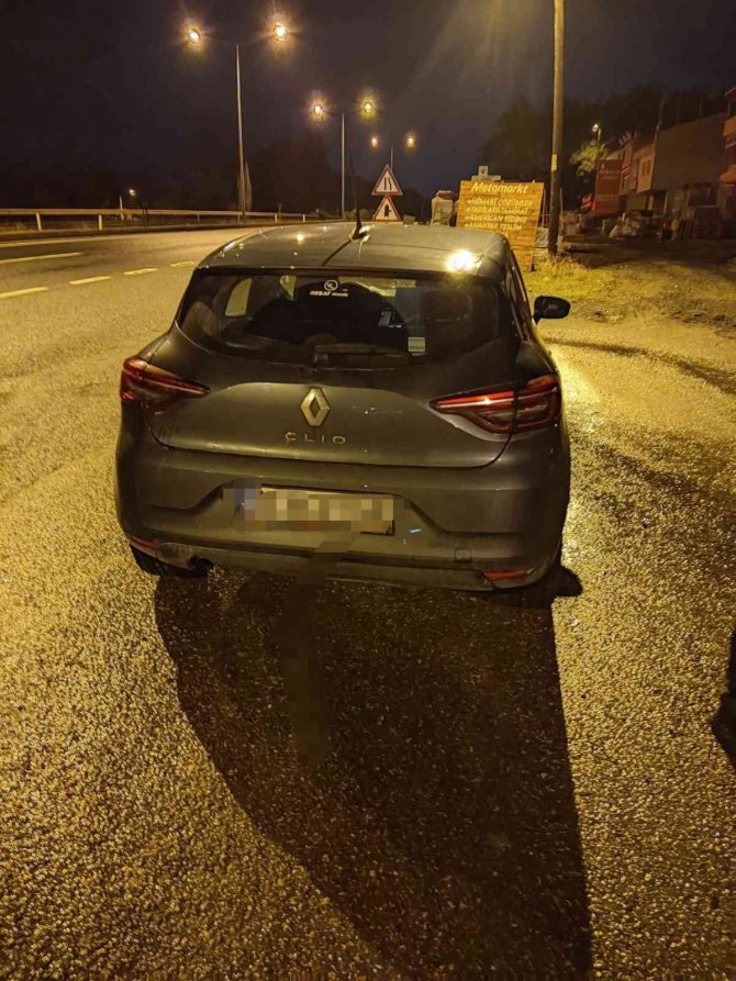 Şüpheli Araçtan Yeşil Reçeteye Tabi Yüzlerce Hap Çıktı: 2 Gözaltı