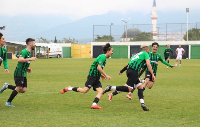 Denizlispor’un Gençleri Boluspor Engelini 3 Golle Geçti
