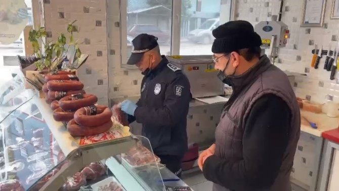 Bilecik’te Kilolarca Kokmuş Et Ve Tavuk Ele Geçirildi