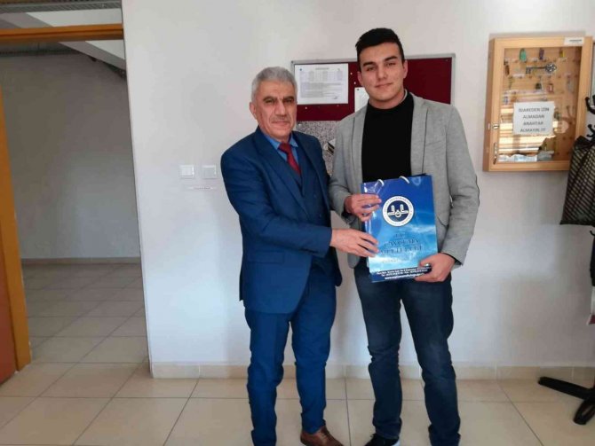 Mesleki Yarışmalarda Kazanan Öğrenciler Ödüllendirildi