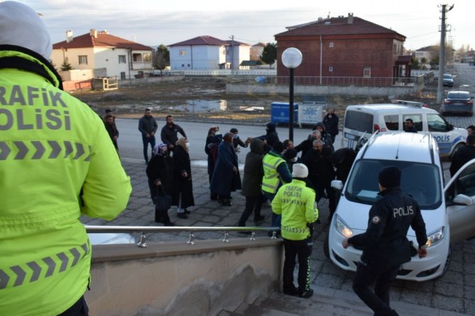 Cinayete Kurban Giden Genç Kadın Toprağa Verildi, Zanlı Linçten Son Anda Kurtuldu