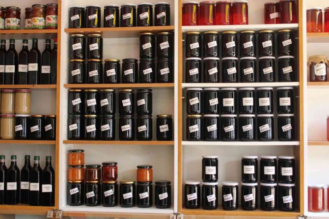 Kozalak Pekmezine Kış Aylarında Da Yoğun Talep