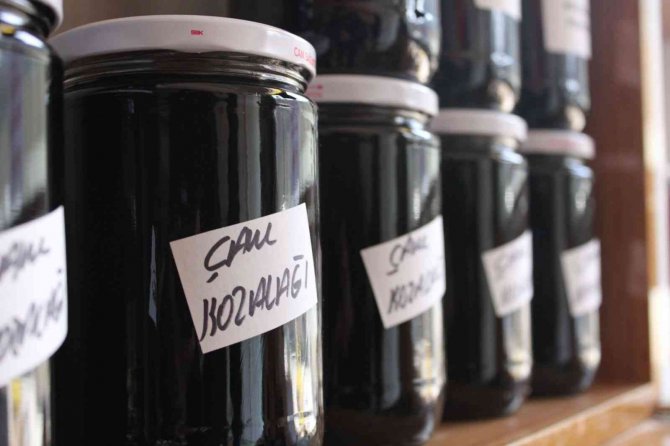 Kozalak Pekmezine Kış Aylarında Da Yoğun Talep