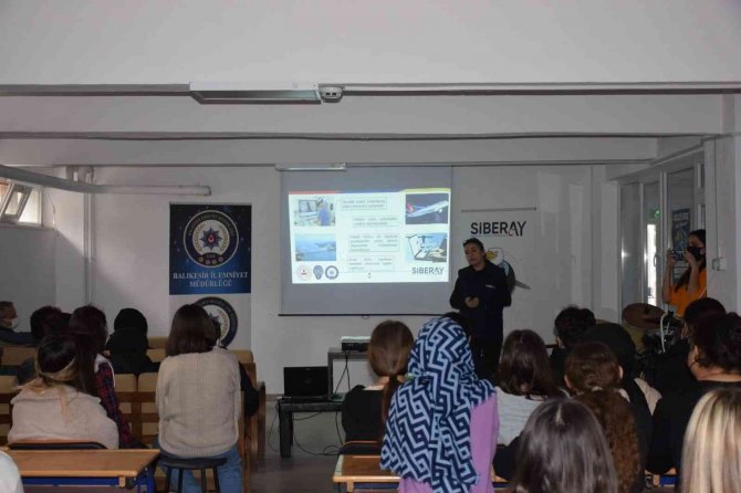 Balıkesir Emniyeti, Okullarda Si̇beray’ı Anlattı.