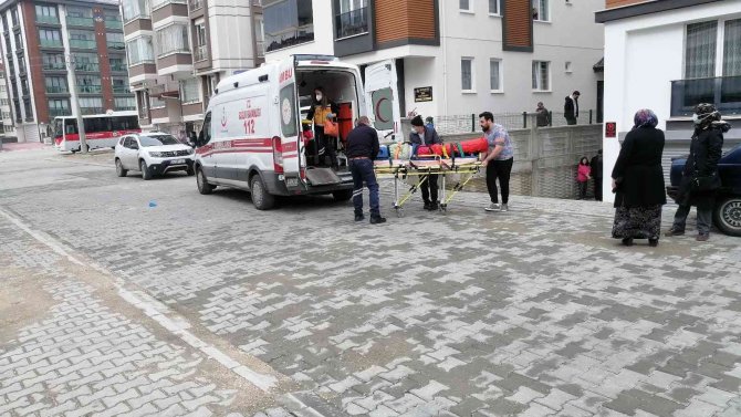 Bolu’da Apartmanın 3. Katından Düşen Kadın Yaralandı