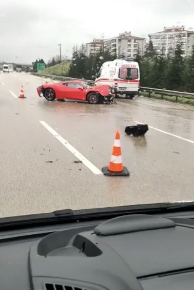 7 Milyon Tl’lik Lüks Aracın Kazadan Önceki Ve Sonraki Halini Görenler Şaşkınlıklarını Gizleyemedi