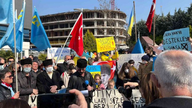Bursa’da Yaşayan Ukraynalı Vatandaşlarından ’Rusya’ Protestosu