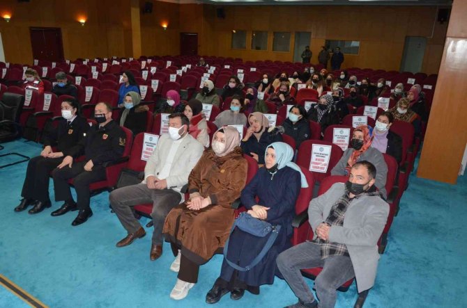 Esenköy’de Anne Ve Anne Adaylarına Yönelik Seminer