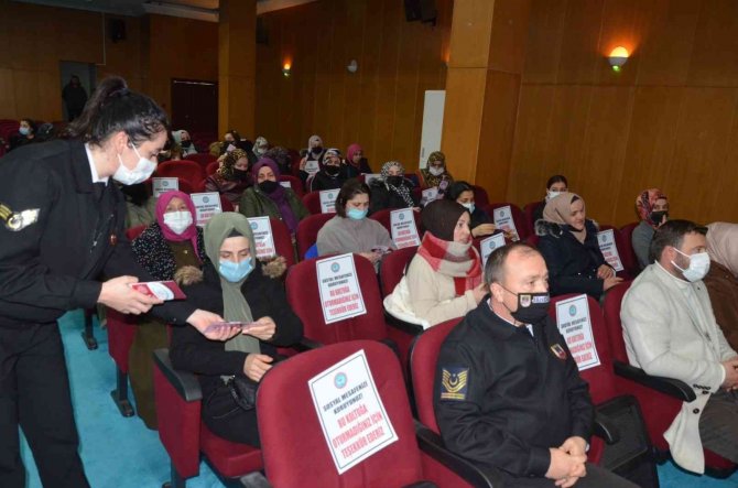 Esenköy’de Anne Ve Anne Adaylarına Yönelik Seminer