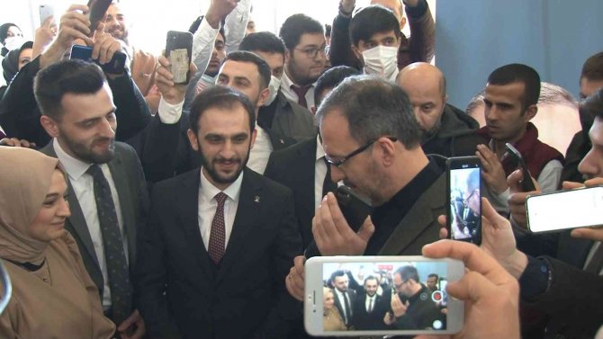 Ak Partili Gençlerin Toplantısına Tayyip Erdoğan Sürprizi...