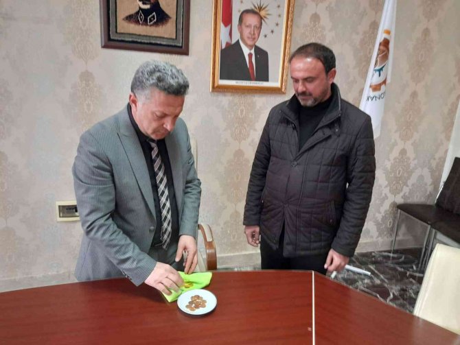 Halk Otobüsü Şoförü Bulduğu 240 Bin Lira Değerindeki Altınları Hiç Düşünmeden Sahibine Teslim Etti