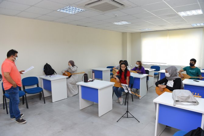 Gençlik Merkezi, Sosyal Aktivite Ve Kültüre Katkı Sağlamaya Devam Ediyor