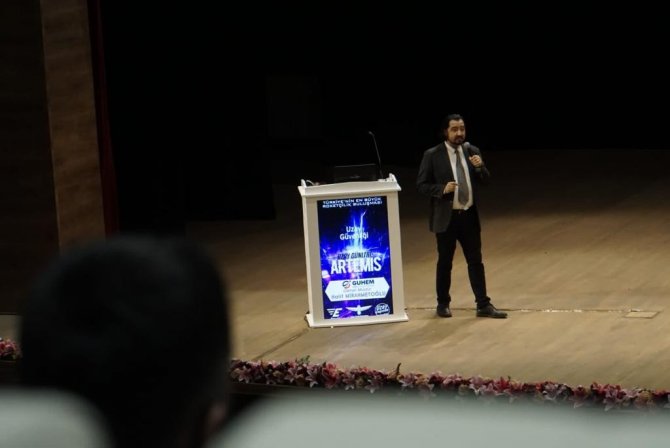 Guhem Genel Müdürü Mirahmetoğlu, 5.uzay Günleri’nde Mühendis Adaylarıyla Buluştu