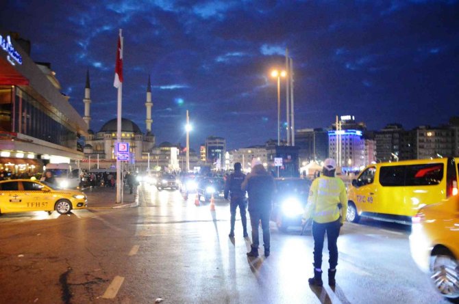 İ̇stanbul’da Helikopter Destekli Yeditepe Huzur Uygulaması