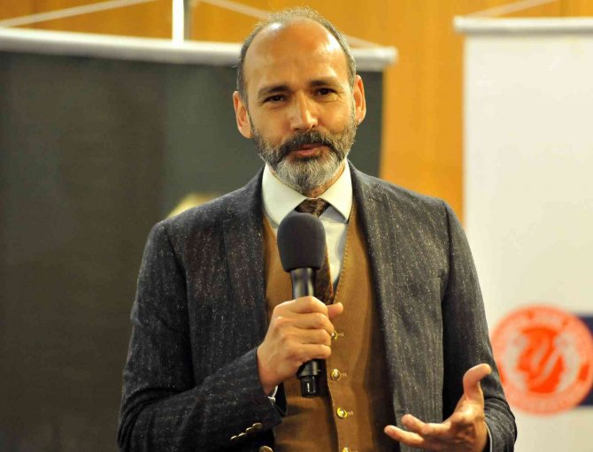 Prof. Dr. Mehmet Ünal: “Spor Yaralanmaları Kongresi’nde Bu Yıl Ayak, Ayak Bileğini İnceliyoruz”