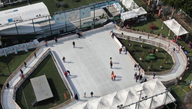 Kadıköy’de ‘Buzzfest’ Renkli Görüntülere Sahne Oldu