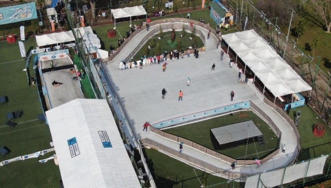 Kadıköy’de ‘Buzzfest’ Renkli Görüntülere Sahne Oldu