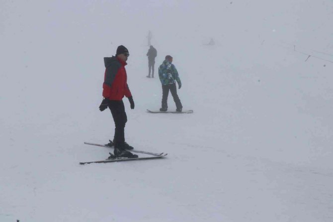 Keltepe Kayak Merkezi En Verimli Sezonu Geçiriyor