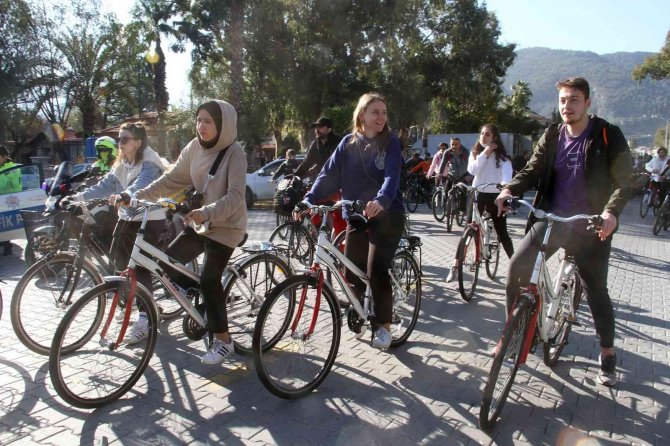 “Karbon Yakma Yağ Yak” Sloganıyla 150 Bisikletli Pedal Çevirdi