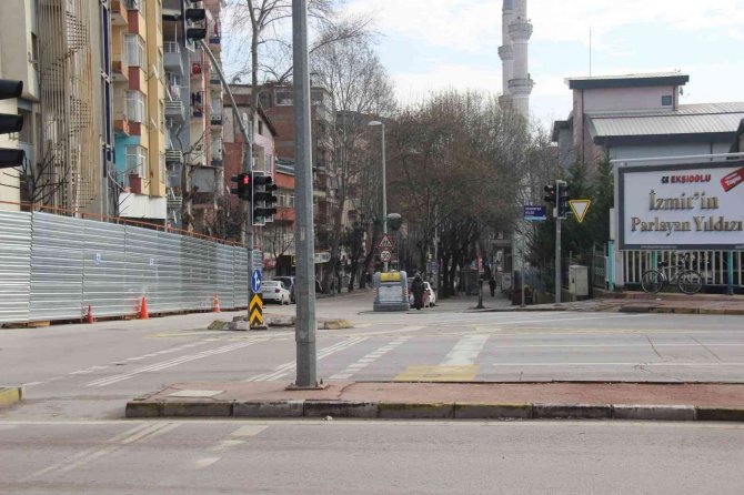 İ̇şçilerin Malzeme Depoladıkları Kulübe Alev Alev Yandı
