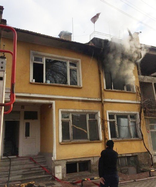 Tavşanlı’daki Ev Yangını Korkuttu