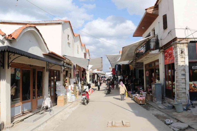 Tarihi Çarşıda Çalışmalar Hızla İlerliyor