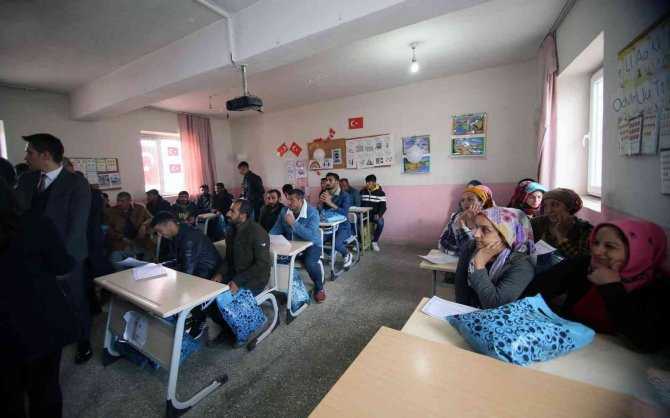 Mardin’de Sürü Yönetimi Kursunu Başarıyla Tamamlayanlara Sertifikaları Verildi