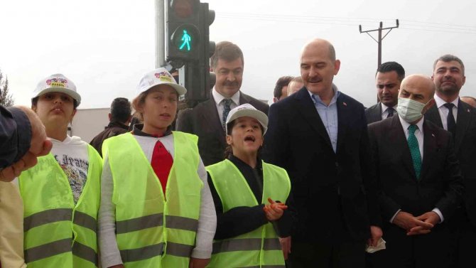İ̇çişleri Bakanı Soylu, Trafik Eğitim Parkını Ziyaret Etti